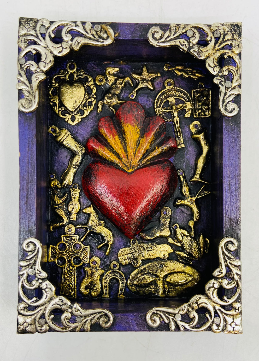 sacred-heart-nicho-milagros-